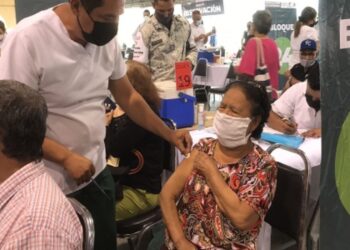 Continúa vacunación anticovid para 30-39 en Apodaca