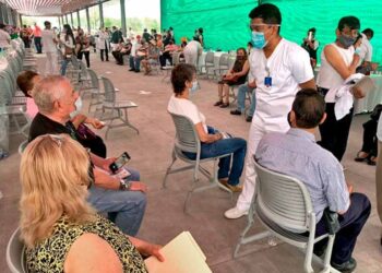 Arranca este jueves vacunación a mayores de 18 años en Monterrey