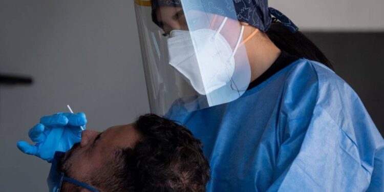 México registra más de 30 mil 333 casos y 167 muertes por covid en solo una semana