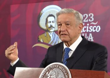 Ofrece ayuda AMLO a Florida por paso de huracán Idalia