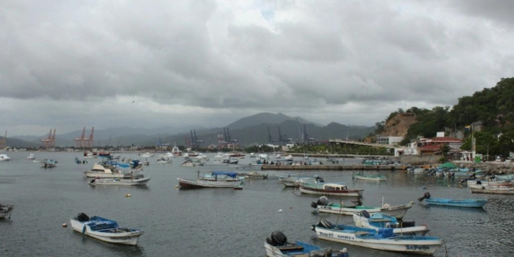 Huracán Norma provoca cierre de puerto en Manzanillo